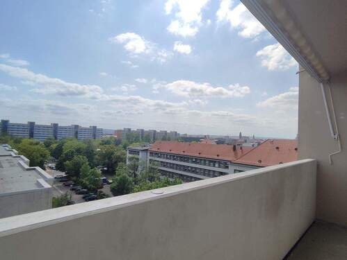 Aussicht - * 2-RAUMWOHNUNG MIT BALKON tollen Ausblick und FAHRSTUHL im OBJEKT*vermietbar ab 1.April 2026