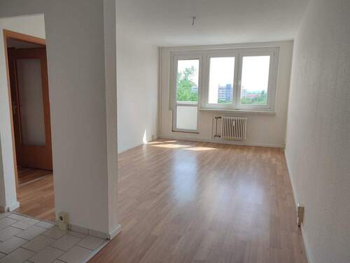 Wohnzimmer - 2 Zimmer Etagenwohnung zur Miete in Dresden