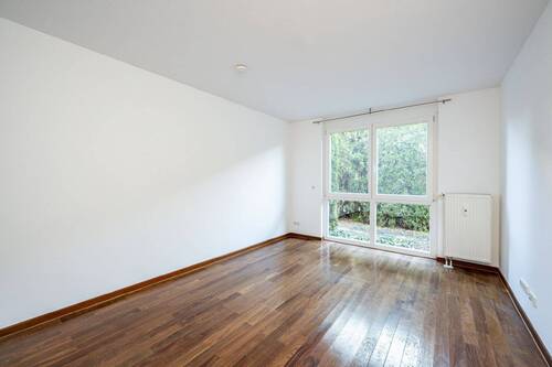 Kind 1 - 4 Zimmer Etagenwohnung in Starnberg