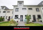 V11371 Titelbild - Neuwertiges Mittelreihenhaus in familienfreundlicher Lage in Hasloh
