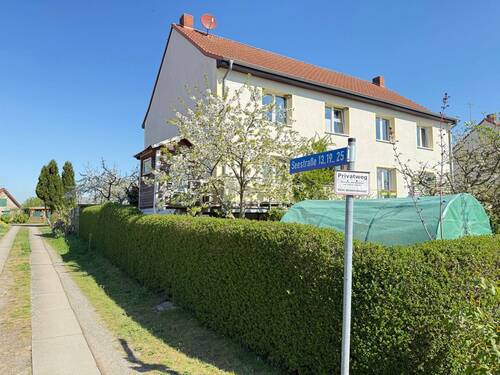 Das 2. Zufahrtsrecht via Seestraße - 2 Zimmer Mehrfamilienhaus, Wohnhaus in Klein Trebbow