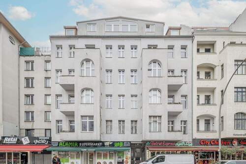 Hausansicht - 4 Zimmer Etagenwohnung zum Kaufen in Berlin