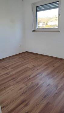 Kinderzimmer oder Büro.jpeg - 