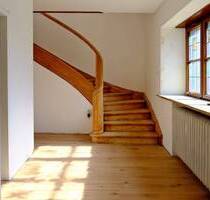 AIGNER - Großzügiges, sanierungsbedürftiges Einfamilienhaus in Berg am Starnberger See