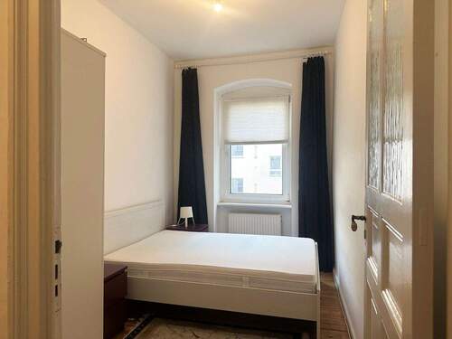 Blick ins Schlafzimmer - 2 Zimmer Etagenwohnung in Berlin
