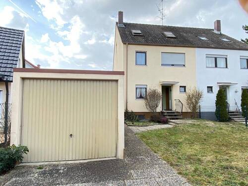 Ansicht mit Garage - Doppelhaushälfte mit 137,00 m&sup2; in Fürth zum Kaufen