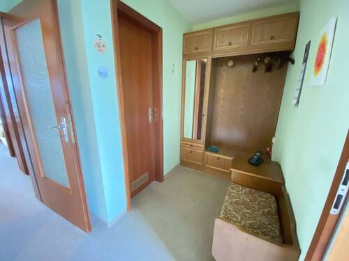Eingangsbereich mit Garderobe - 