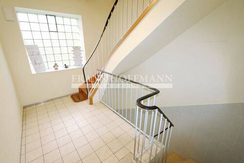 V11093 Treppenhaus OG - 
