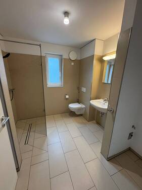 Badezimmer - Etagenwohnung mit 75,00 m² in Hamburg zur Miete