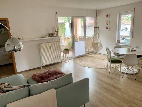 Wohnzimmer - 2 Zimmer Etagenwohnung zur Miete in Saarbrücken - St Arnual