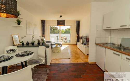 Wohn- und Essbereich - Stylisch Wohnen: Vollmöblierte 2-Zimmer-Wohnung mit Balkon