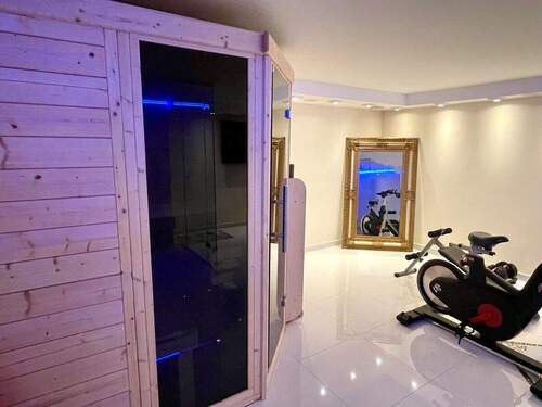mit Sauna - 