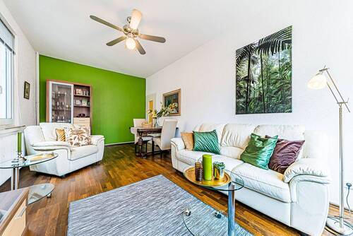 Wohnzimmer - Etagenwohnung mit 64,30 m&sup2; in Frankfurt am Main zum Kaufen