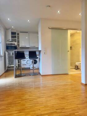 Clevere Aufteilung - Möbliertes 1 Zimmer Apartment- mit Balkon