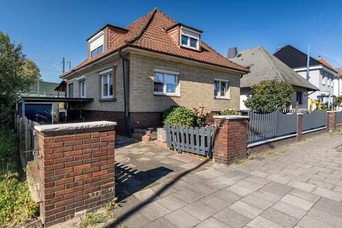 Außenaufnahme - 5 Zimmer Einfamilienhaus zum Kaufen in Bremerhaven