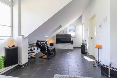 Wohnzimmer - Einfamilienhaus in München zum Kaufen