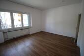 Wohnzimmer-ebenso - 2 Zimmer Etagenwohnung zur Miete in Düsseldorf