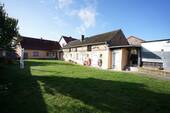 Haus Rückansicht - Hauptstadtmakler-Großzügiges Landhaus mit Scheune und Nebengelass