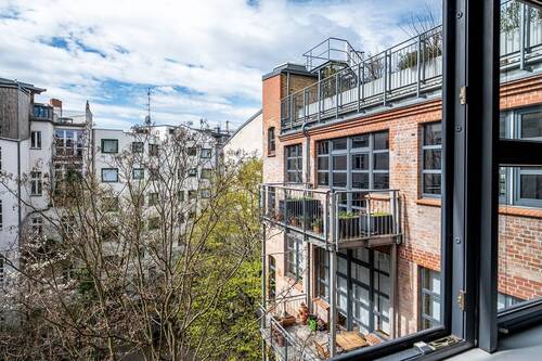 Blick zu einem der 3 Balkone - 