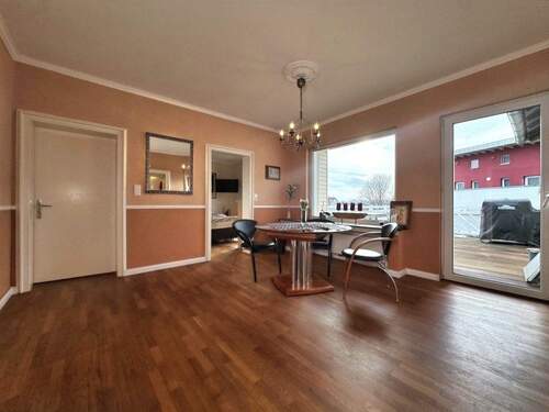 Diele - 5 Zimmer Einfamilienhaus zum Kaufen in Kassel