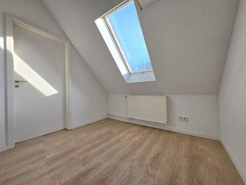 Arbeitszimmer (halbes Zimmer) - 