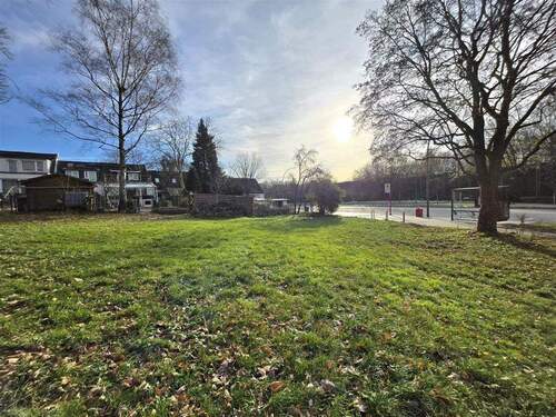 Bushaltestelle in unmittelbarer Nähe - 