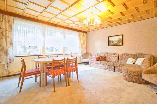 Wohnzimmer I - 7 Zimmer Einfamilienhaus zum Kaufen in Züssow