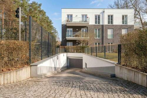 Zufahrt zur Tiefgarage - 