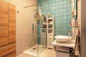 Badezimmer mit Dusche - 