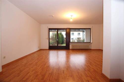 Herzlich Willkommen - 5 Zimmer Mehrfamilienhaus, Wohnhaus zur Miete in Weiterstadt