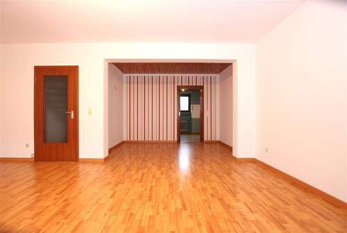 Ausschnitt Wohn-Esszimmer - 5 Zimmer Mehrfamilienhaus, Wohnhaus in Weiterstadt