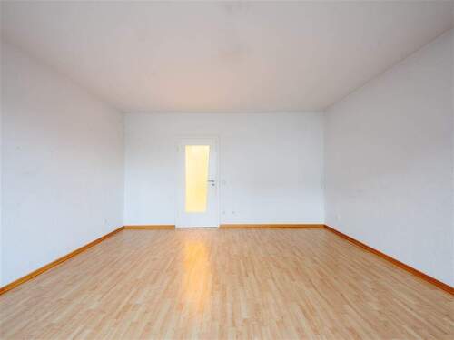 Wohnzimmer - 3 Zimmer Etagenwohnung in Düsseldorf