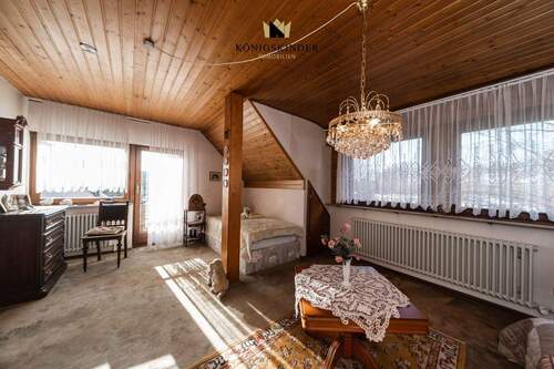 Dachgeschoss mit Loggiazugang - 