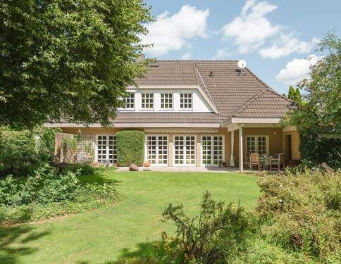 Gartenansicht - Elegante Landhausidylle - Im Schwanenhof am Golfplatz zuhause