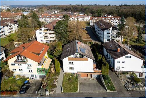 Drohne - Großzügige 4,5 Zimmer Wohnung! Wfl. 120 qm, Balkonterrasse, Keller, Hobby, Garage, ruhige Lage Singen-Nord!