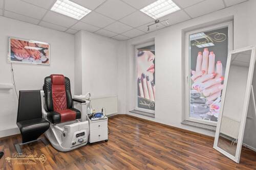 Gewerbe - Etagenwohnung mit 104,00 m² in Delmenhorst zum Kaufen