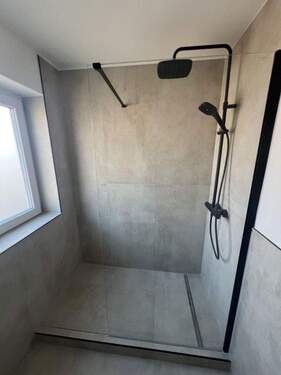 Badezimmer - 2 Zimmer Etagenwohnung zum Kaufen in Nürnberg