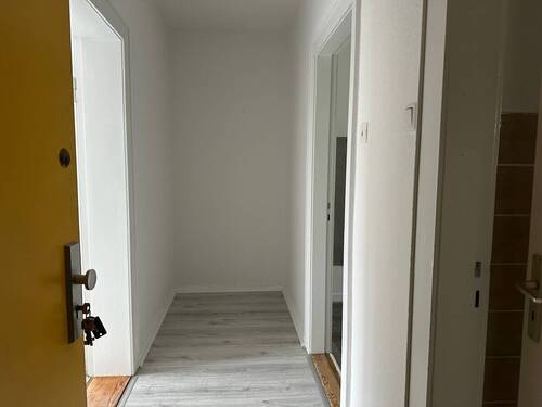 Flur - 2 Zimmer Etagenwohnung zur Miete in Kiel