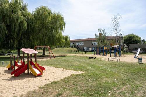 Spielplatz Dorfplatz - 