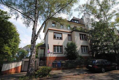 Frontansicht - Gründerzeithaus 3 Zi Wohnung mit Altbaucharme Balkon Garage Weststadt Humboldstraße 1. OG Keine WGs!