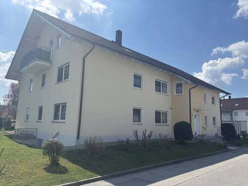 Außenansicht - 3 Zimmer Etagenwohnung zum Kaufen in Aidenbach