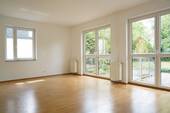 freundlich heller Wohnbereich - 