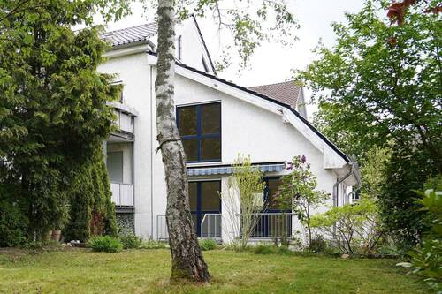 Reihenhaus mit Gartenanteil - * Freundlich heller Wohnkomfort auf 3 Ebenen * - Reihenendhaus mit Gartenanteil in Burgdorf