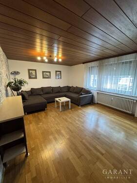 Wohnzimmer EG - Leerstehende 4 Zimmer-Wohnung in zentraler Lage von Markgröningen