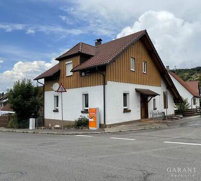 Haus - Freistehendes Einfamilienhaus mit Garten und Garage!