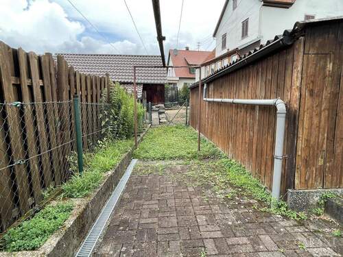 Schuppen Aussen - 5 Zimmer Einfamilienhaus in Schorndorf