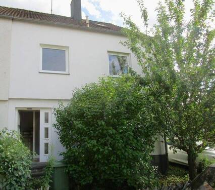 Hausansicht Eingangsseite - 6 Zimmer Doppelhaushälfte zum Kaufen in Schwanstetten