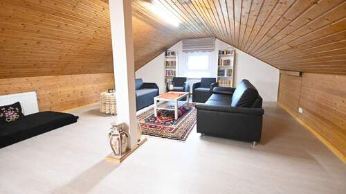 Dachgeschoss wohnraumartig - 