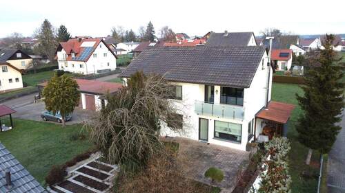 Terrasse und Balkon nach Süden - 6 Zimmer Mehrfamilienhaus, Wohnhaus zum Kaufen in Hilpoltstein / Meckenhausen