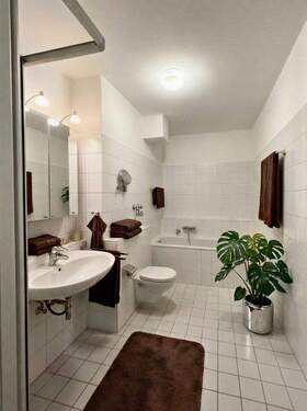 Hauptbad mit KI gestaged - 